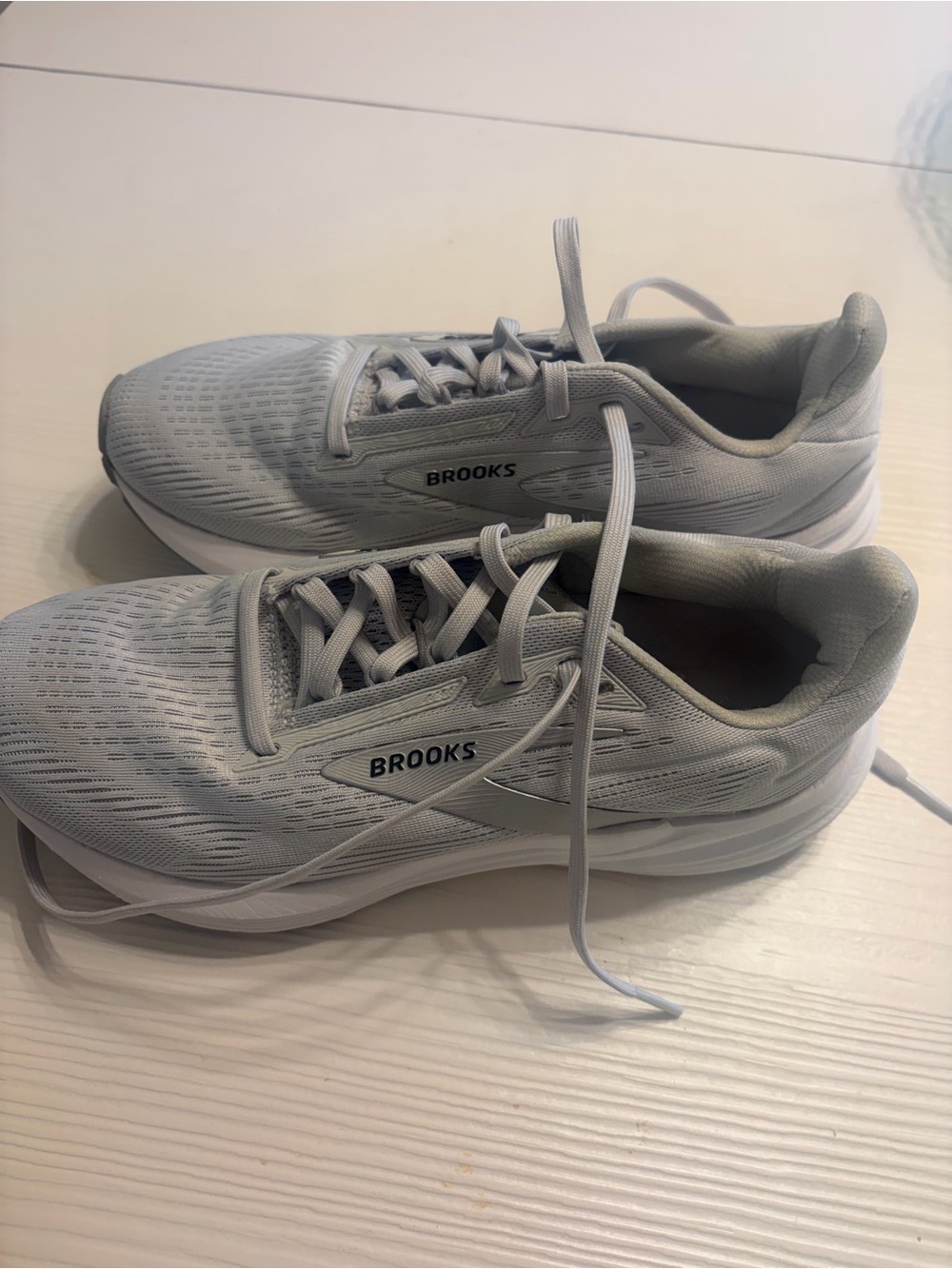 Brooks' Running Sneakers - Light Gray/White